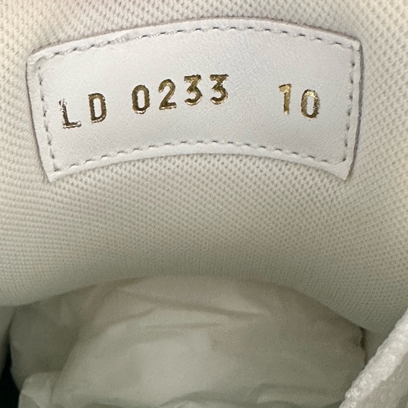 LOUIS VUITTON TRAINERS DESIGNED BY
(Virgil Abloh) - Picture 10 of 10